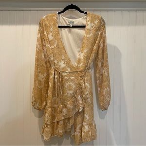 Short V Neck Long Sleeve Tan & White Francesca’s Dress